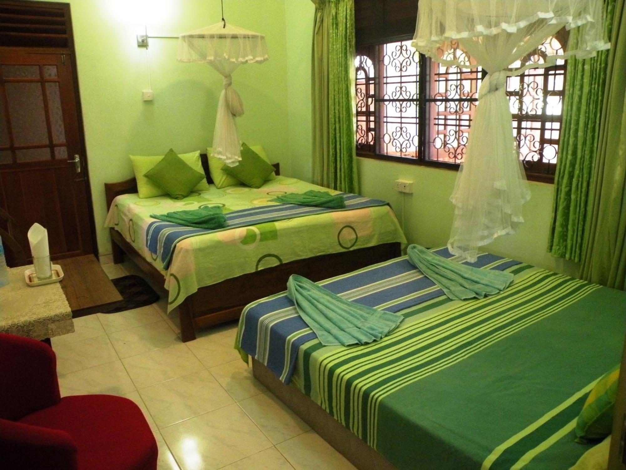 Henderson Airport Residence Negombo Szoba fotó
