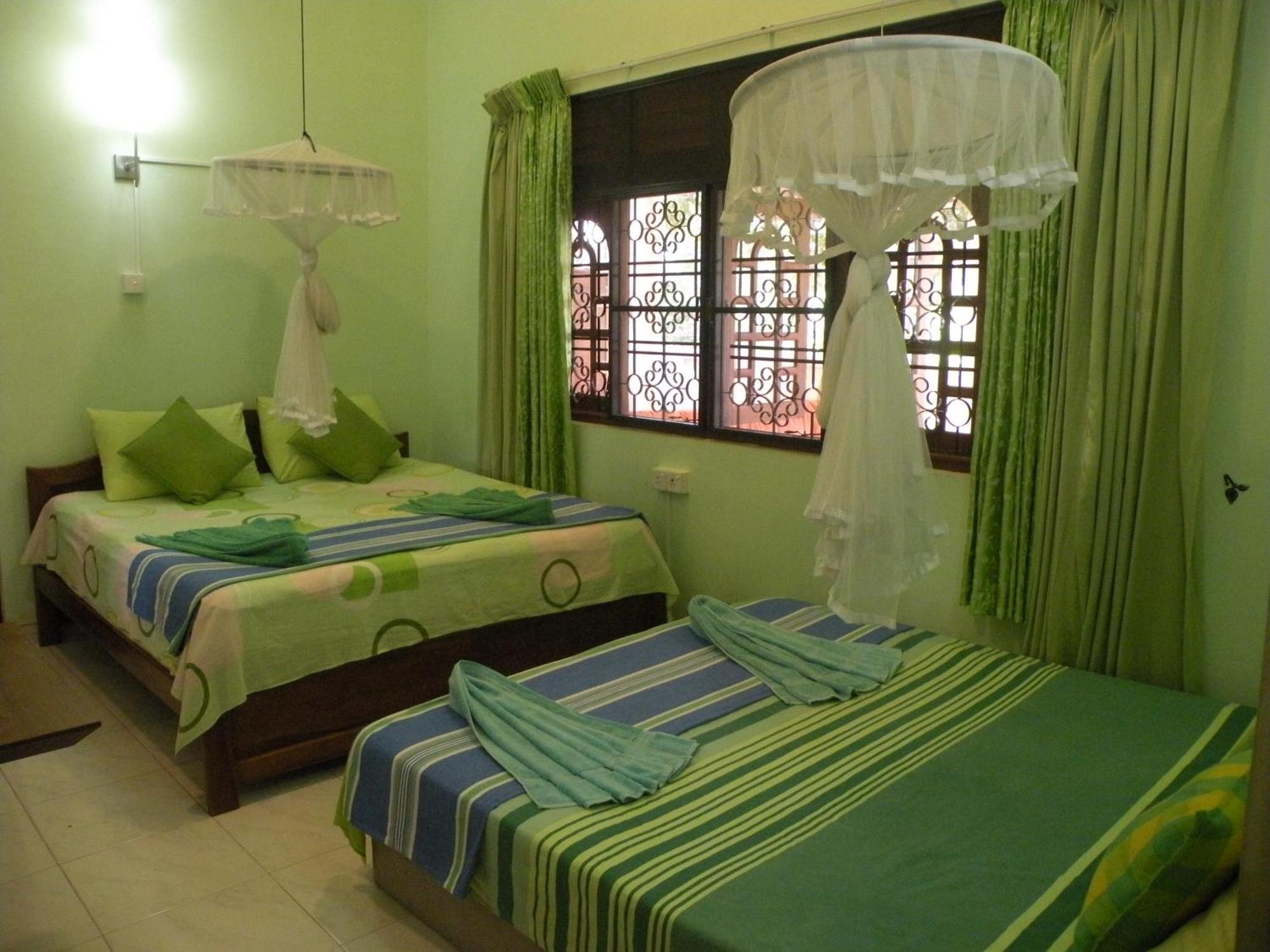 Henderson Airport Residence Negombo Szoba fotó