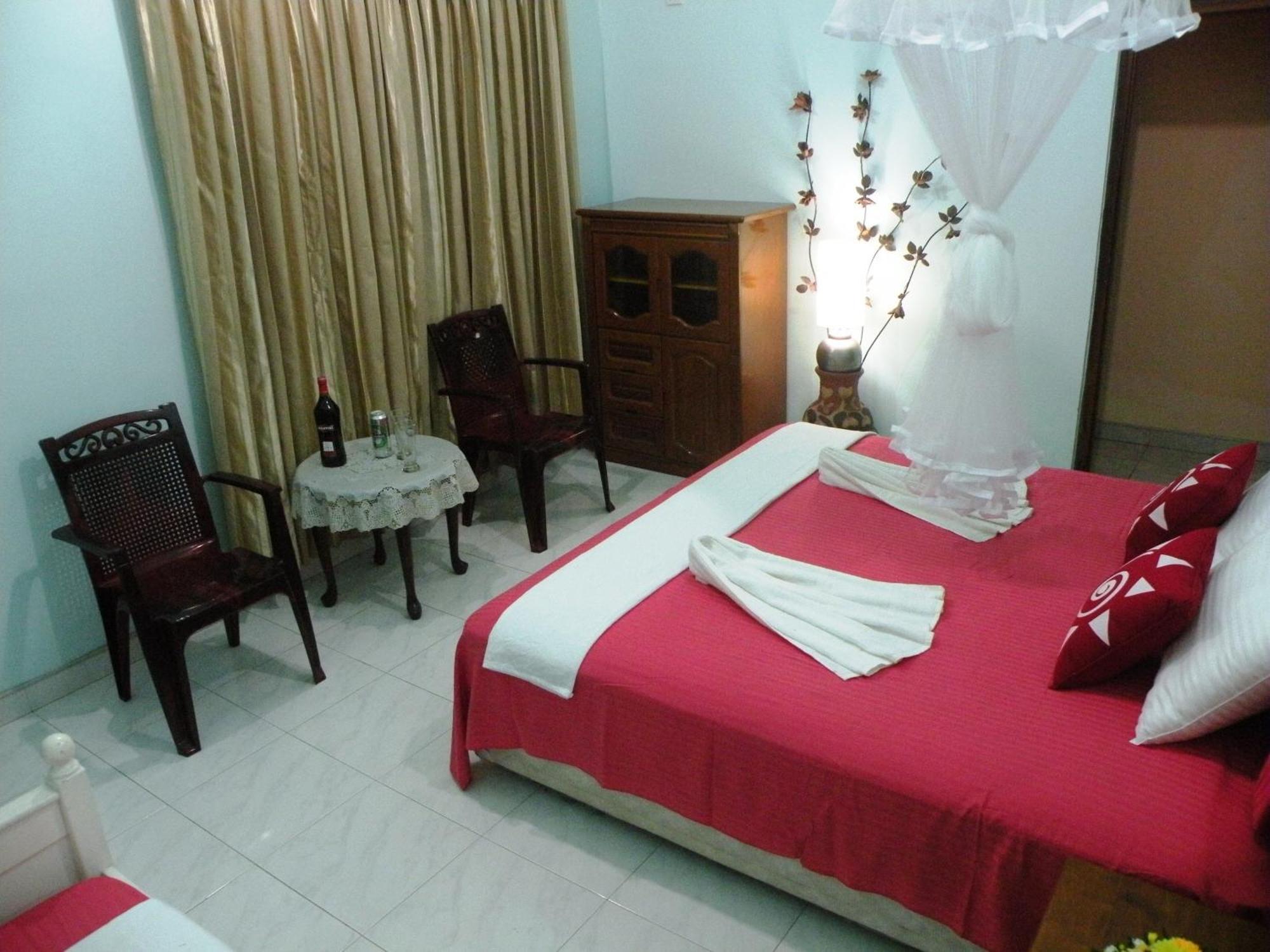 Henderson Airport Residence Negombo Szoba fotó