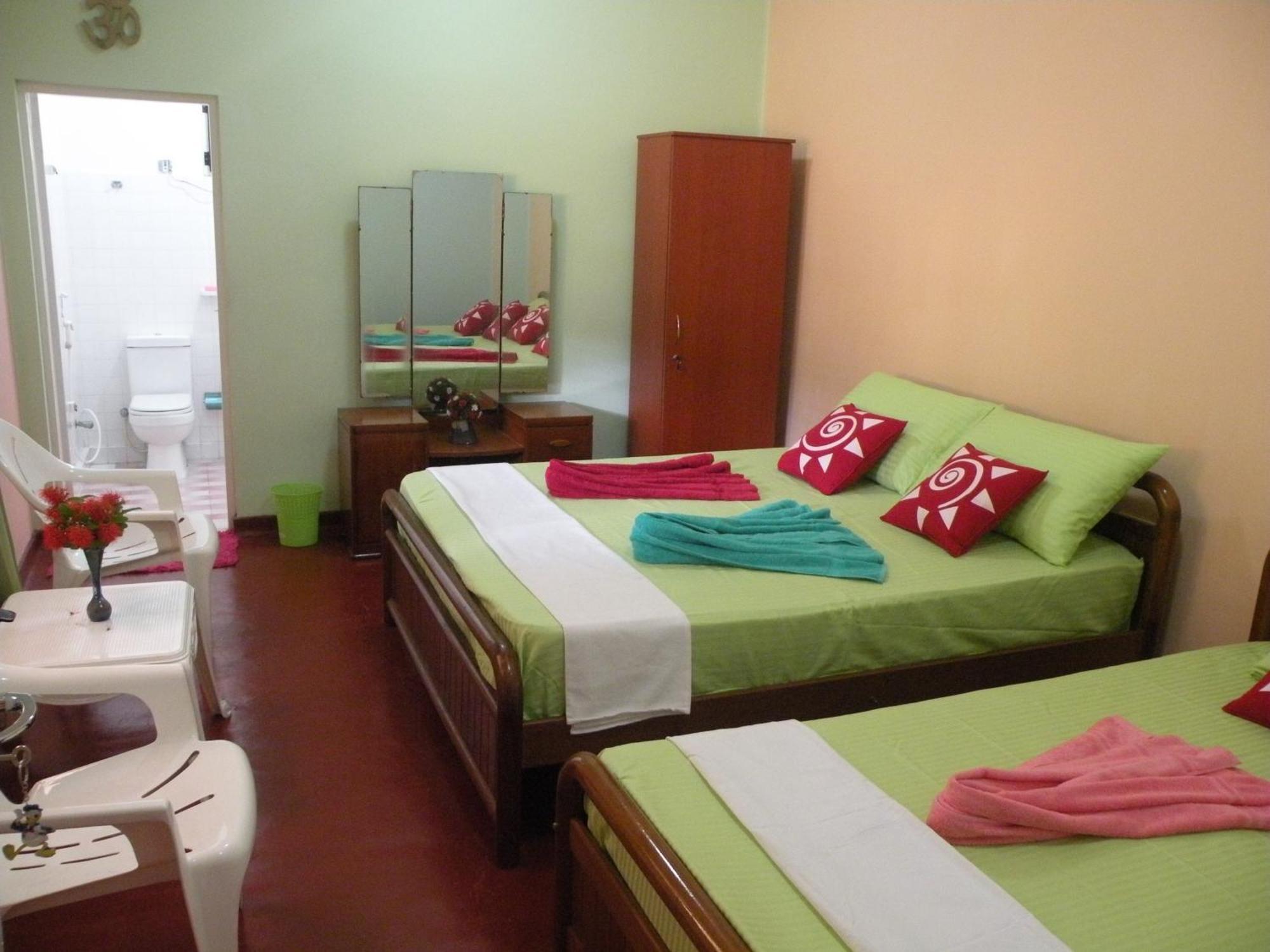 Henderson Airport Residence Negombo Szoba fotó