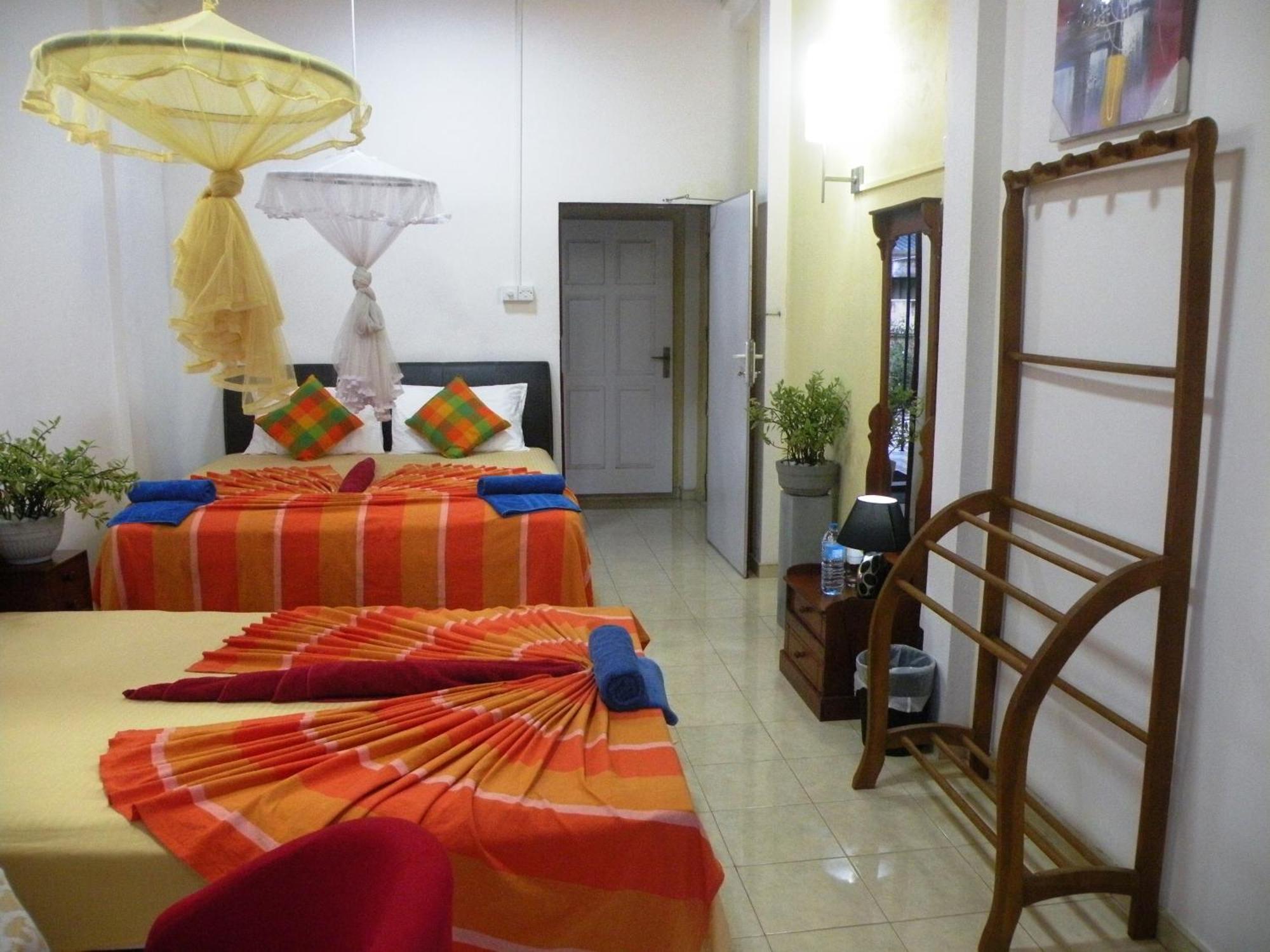 Henderson Airport Residence Negombo Szoba fotó