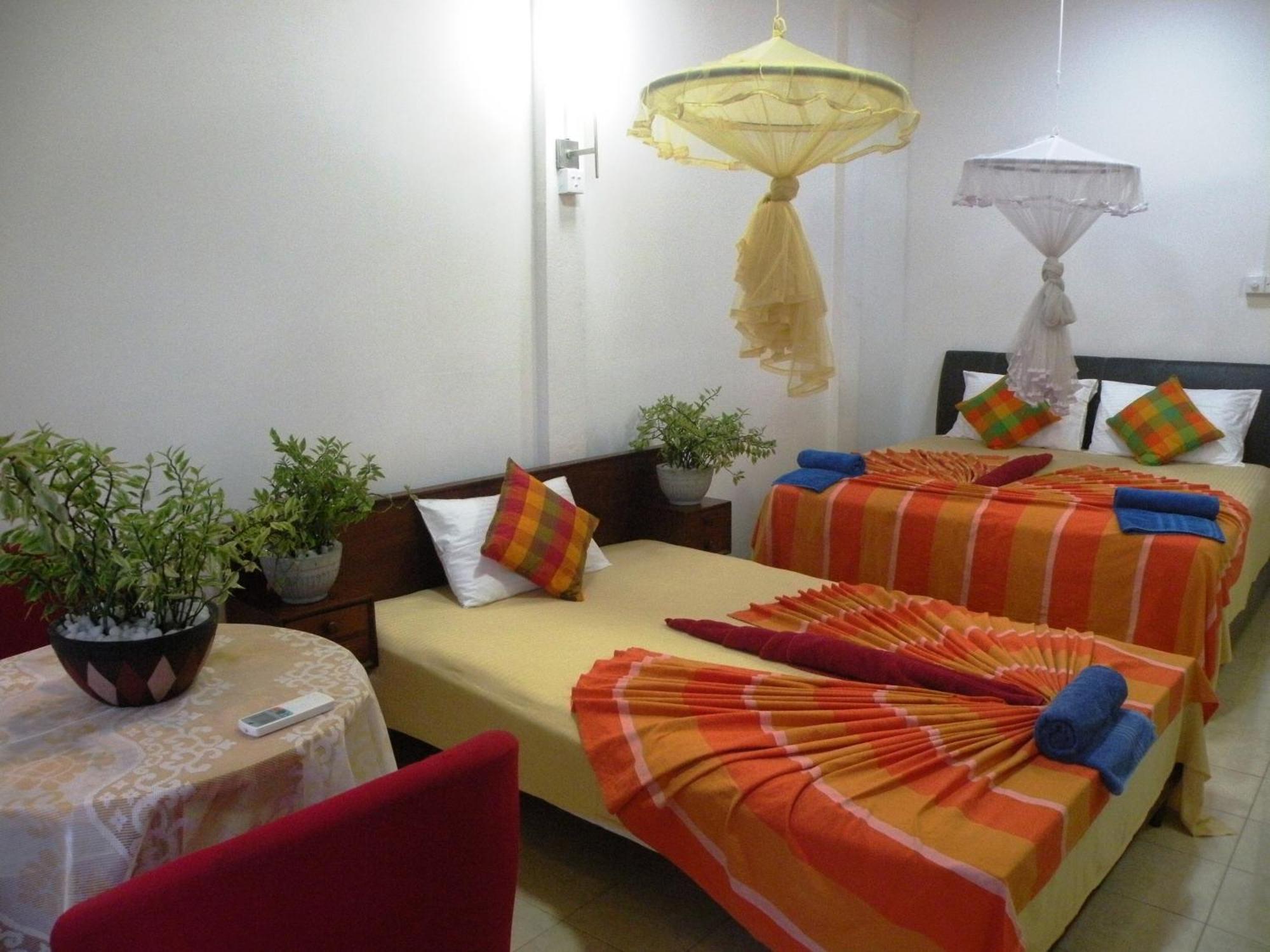 Henderson Airport Residence Negombo Szoba fotó
