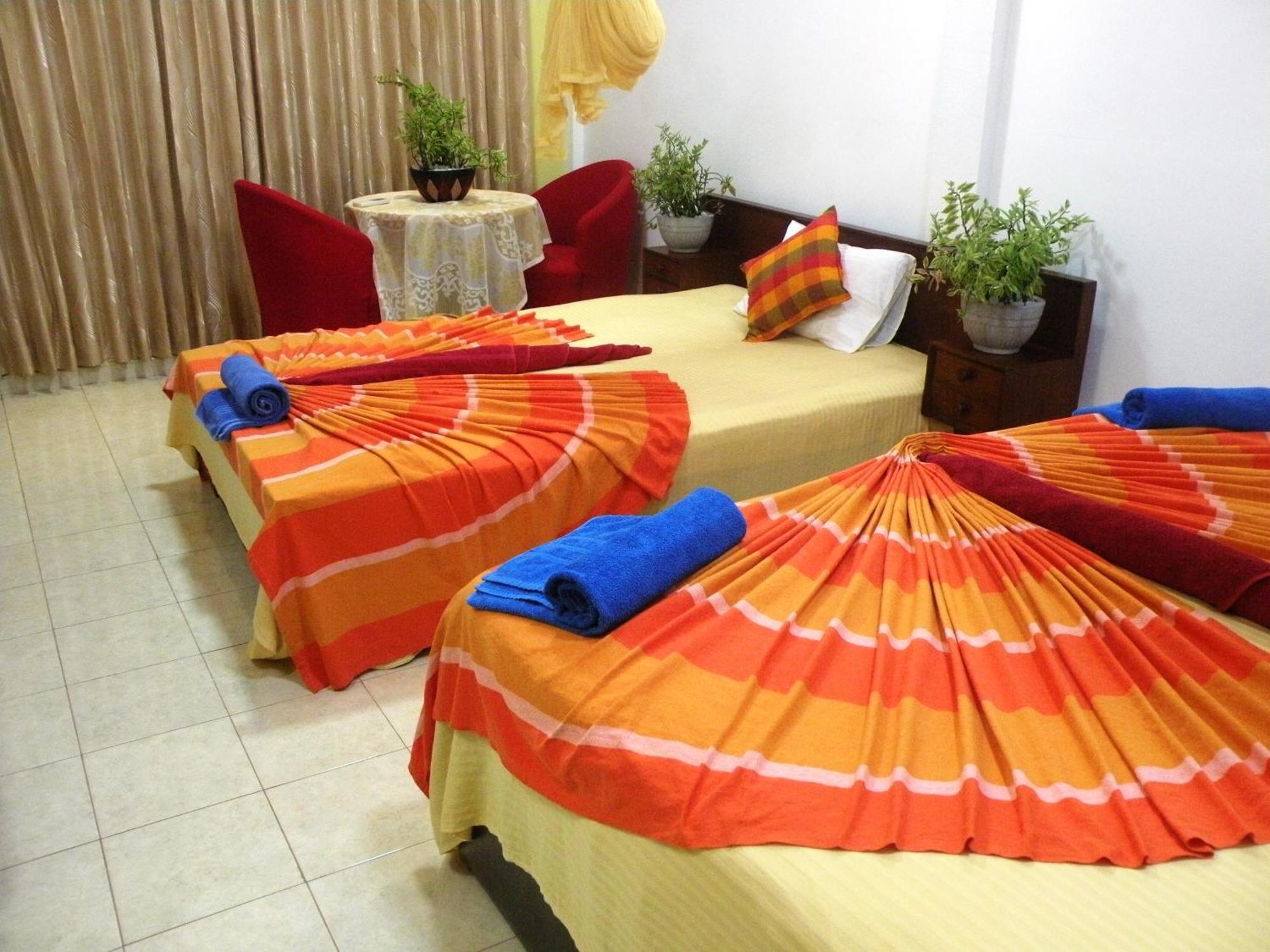 Henderson Airport Residence Negombo Szoba fotó
