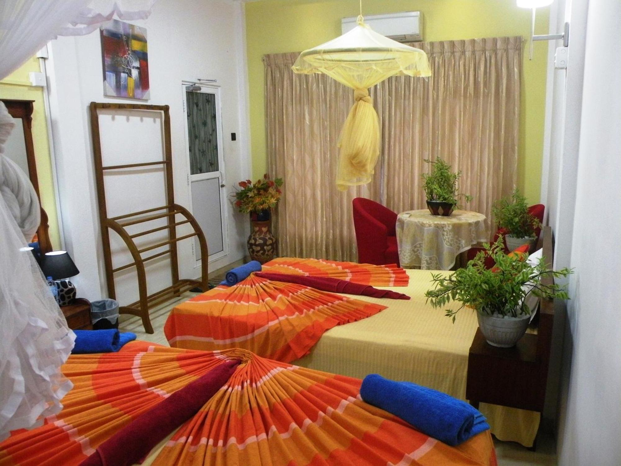 Henderson Airport Residence Negombo Szoba fotó