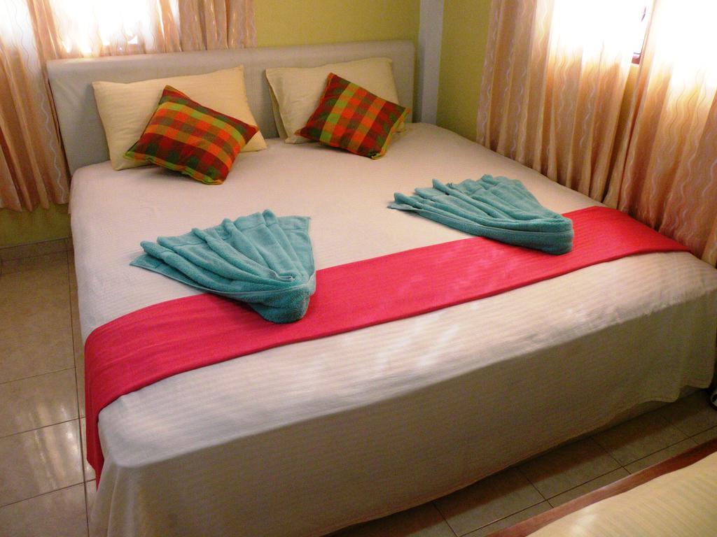 Henderson Airport Residence Negombo Szoba fotó