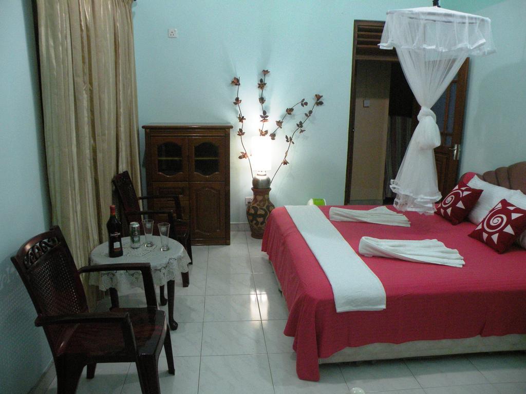 Henderson Airport Residence Negombo Szoba fotó