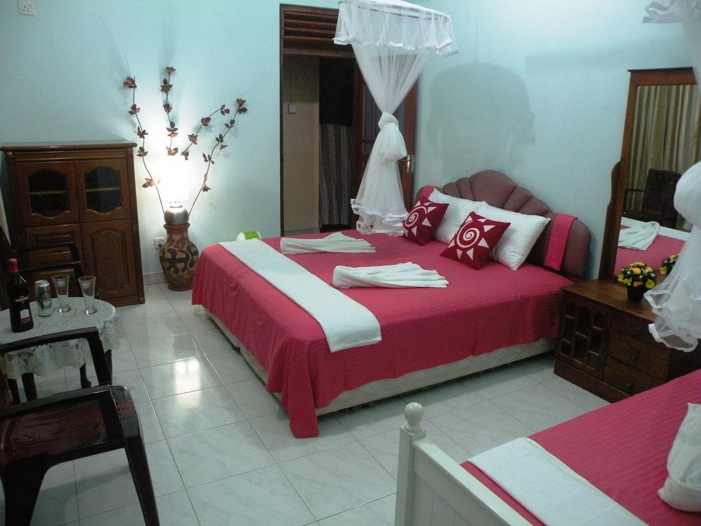 Henderson Airport Residence Negombo Szoba fotó